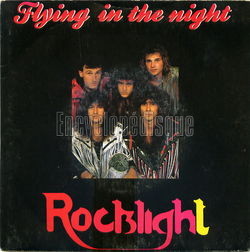 [Pochette de Flying in the night (ROCKLIGHT)]